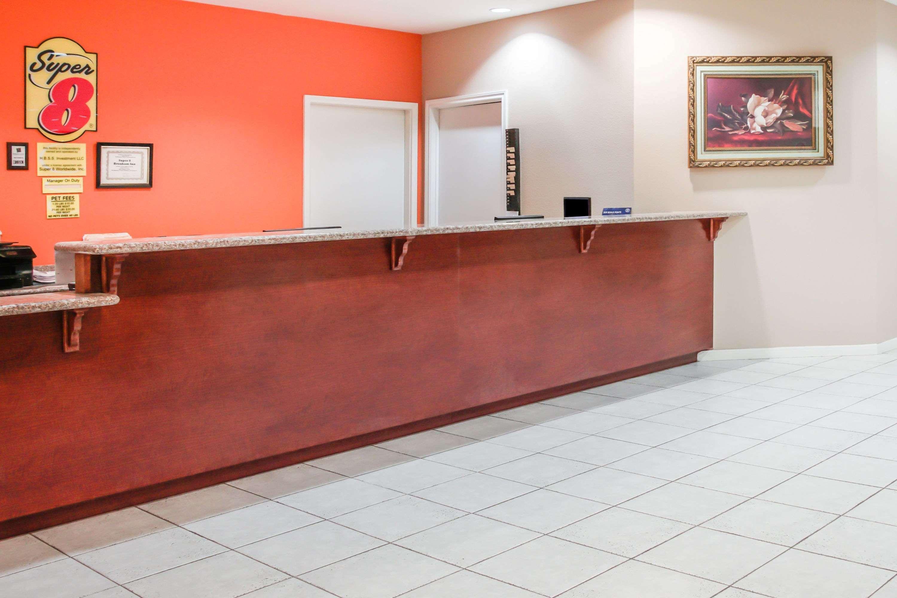Super 8 By Wyndham Brenham Tx Hotel Ngoại thất bức ảnh