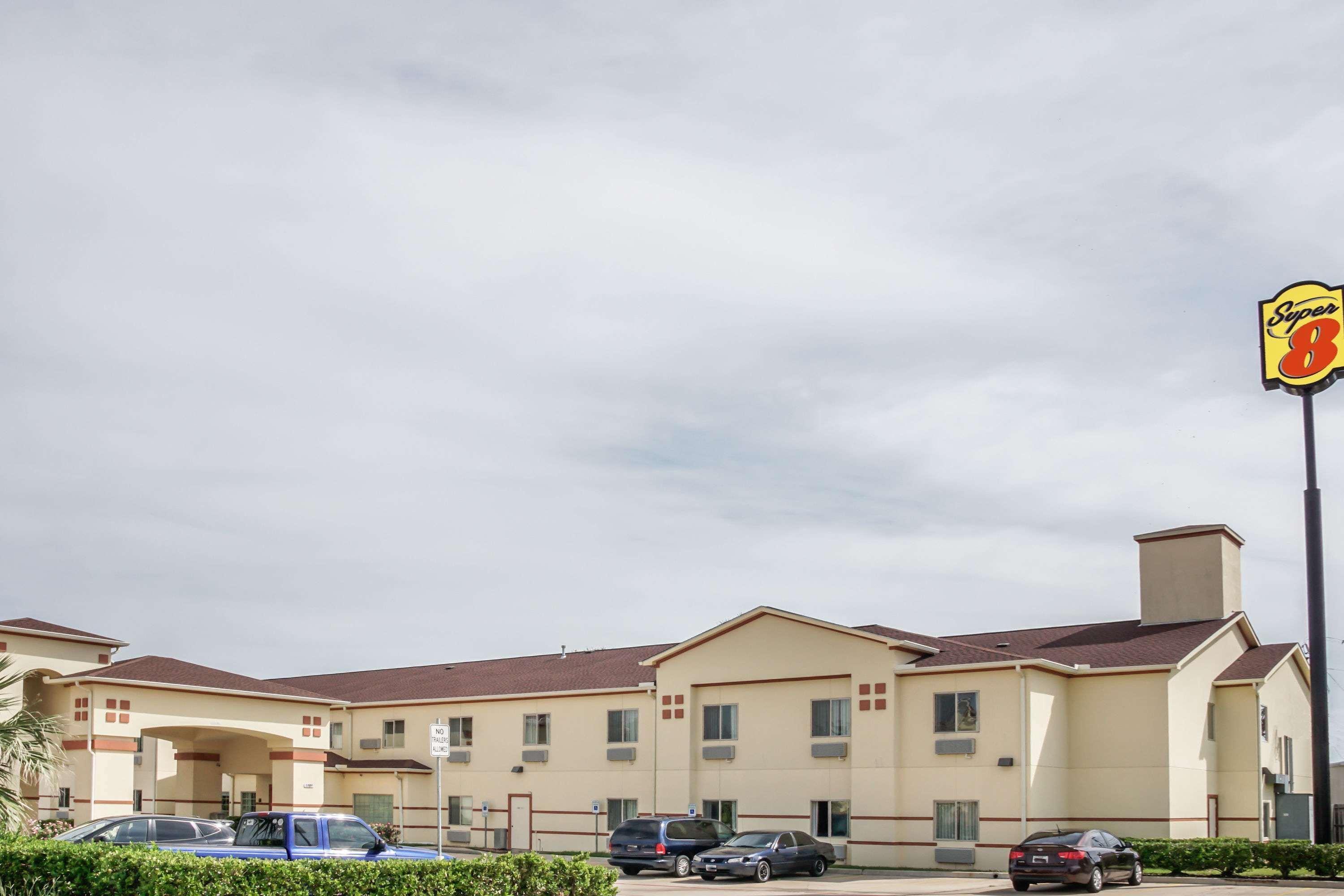 Super 8 By Wyndham Brenham Tx Hotel Ngoại thất bức ảnh