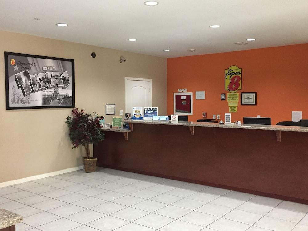 Super 8 By Wyndham Brenham Tx Hotel Ngoại thất bức ảnh